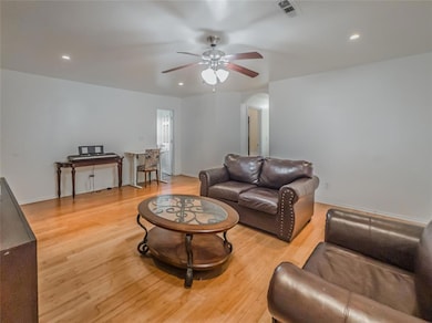 6141 Cielo Terrace, Oklahoma City, OK 73149 - photo 7