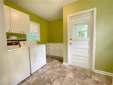Washer and dryer stay