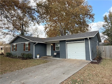 1021 W Granite St, Siloam Springs, AR 72761 - photo 3