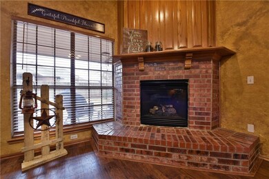 2205 NE 7th St, Moore, OK 73160 - photo 6