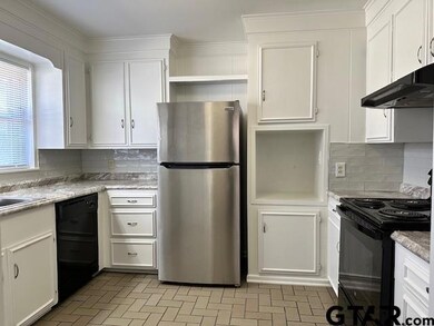 1435 Glenrose St, Tyler, TX 75701 - photo 2