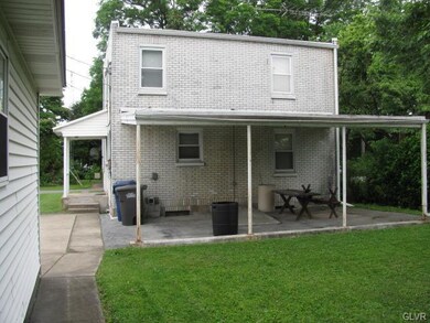 Covered patio for entertaining or quiet enjoyment