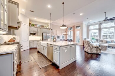 8602 Costmary Ln, Houston, TX 77055 - photo 3