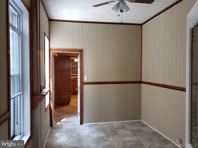 734 N 9th St, Reading, PA 19604 - photo 5