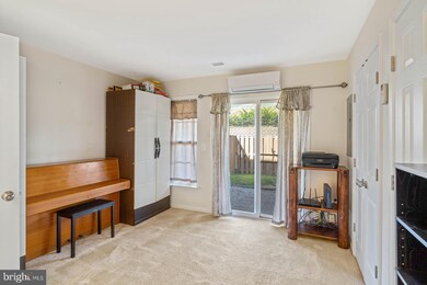 15613 John Diskin Cir, Woodbridge, VA 22191 - photo 4