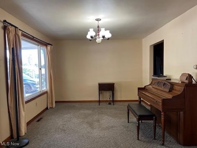 135 Dupont Cir, Blennerhassett, WV 26181 - photo 5