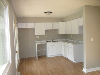 4025 E 32nd St, Des Moines, IA 50317 - photo 6