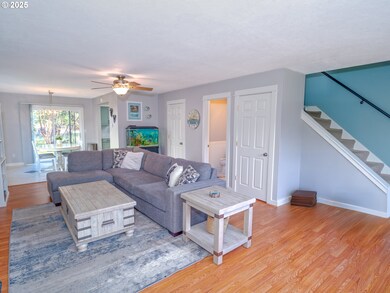 2150 NE Hogan Dr unit 9, Gresham, OR 97030 - photo 5