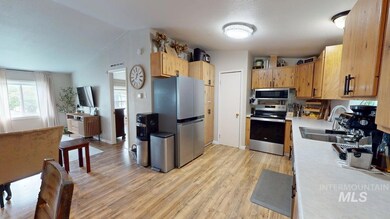 726 Preston Ave, Lewiston, ID 83501 - photo 5