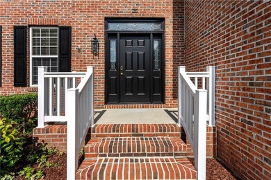 311 Jamestown Oaks Dr, Jamestown, NC 27282 - photo 2