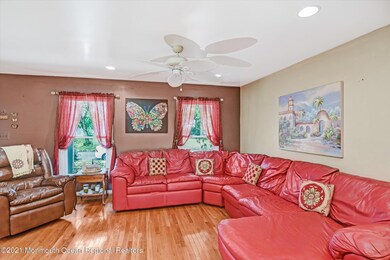 03-Living Room