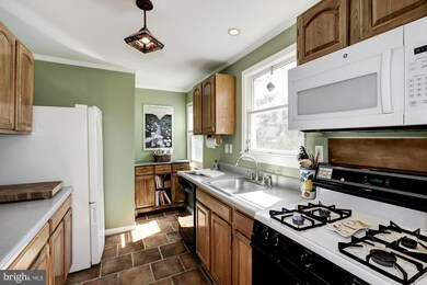 2218 Orchid Dr, Falls Church, VA 22046 - photo 7