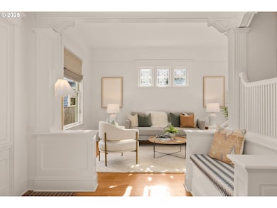 Living Room/Entrance