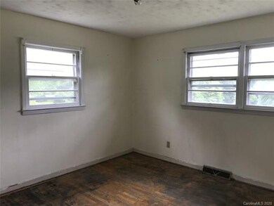 1350 Eaves Dr, Shelby, NC 28152 - photo 5