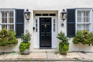 8 Elliott St, Charleston, SC 29401 - photo 2