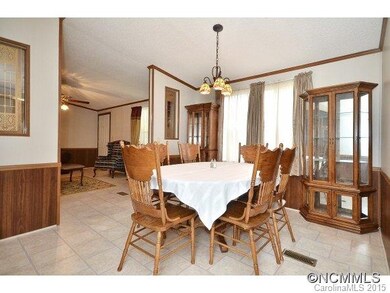 130 Wicklow Dr, Asheville, NC 28806 - photo 7