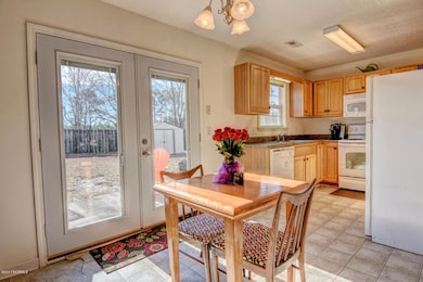 137 Belvedere Dr Holly Ridge-large-008-1