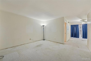 140 Burtonwood Dr, Ballwin, MO 63011 - photo 3