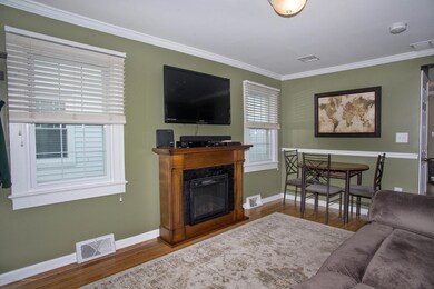 _RMJ2004.jpg living room