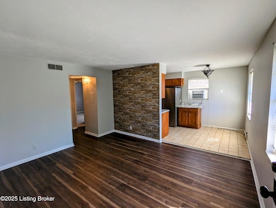 3523 Georgetown Place unit 3, Louisville, KY 40215 - photo 3