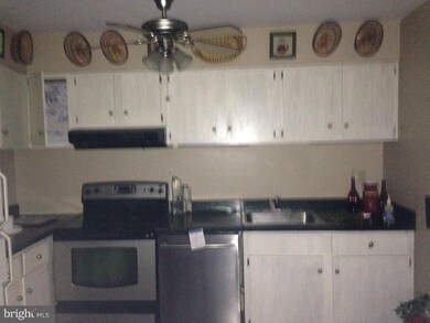 275 Green St unit 4H4, Beverly, NJ 08010 - photo 2