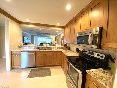 9101 Vanderbilt Dr unit 304, Naples, FL 34108 - photo 4