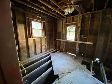 235 SW Fillmore St, Topeka, KS 66606 - photo 6