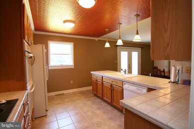 10307 Shaw Dr, Spotsylvania, VA 22553 - photo 7