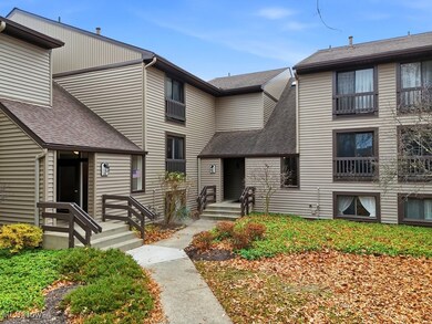 1115 Canyon View Rd unit 504, Northfield, OH 44067 - photo 2