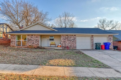 440 Elmcrest Dr, Norman, OK 73071 - photo 2