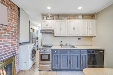 18 Chickadee Ln, Levittown, NY 11756 - photo 5