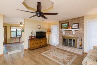 912 W Linden St, Rogers, AR 72756 - photo 6