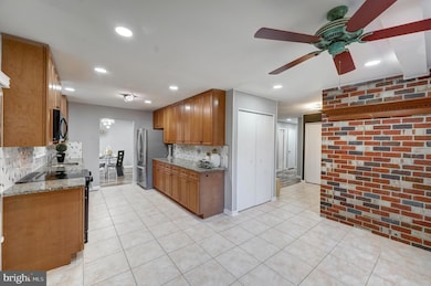 4309 Selkirk Dr, Fairfax, VA 22032 - photo 4