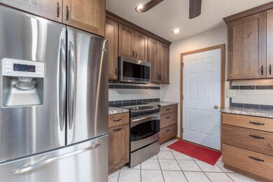 1609 Rainbow Dr, Cedar Falls, IA 50613 - photo 3