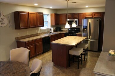 497 S Lehigh Gap St, Walnutport, PA 18088 - photo 5