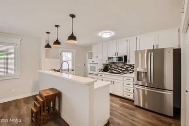 2828 E Cholla St - MLS Sized - 007 - 08