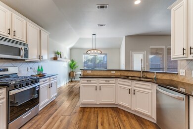 15832 Badger Creek Ln, Fort Worth, TX 76177 - photo 4