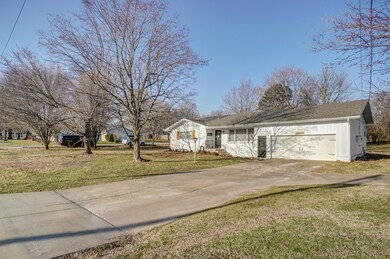201 N Public Ave-3