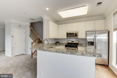 1734 Kingsgate Ct unit 303, Alexandria, VA 22302 - photo 3