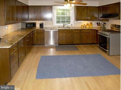 14821 Spring Meadows Dr, Germantown, MD 20874 - photo 6