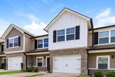 003-photo-front-view-13656377