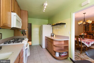 1049 Winsford Rd, Towson, MD 21204 - photo 7