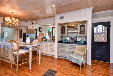 KItchen/Dry Bar