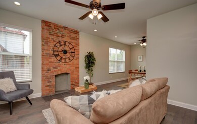 Living Room (3)