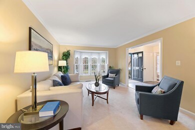 6012 Queenston St, Springfield, VA 22152 - photo 3