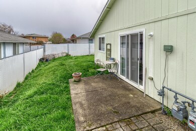 548 & 554 Brittni Ln, Central Point, OR 97502 - photo 7