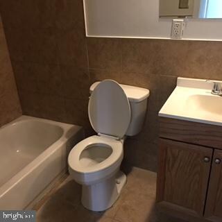 7601 Fontainebleau Dr unit 231, New Carrollton, MD 20784 - photo 4