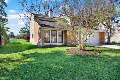 330 Gleneagles Dr, Friendswood, TX 77546 - photo 2