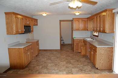 117 Kamp Dr, Mount Washington, KY 40047 - photo 4