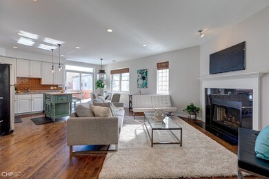 917 N Honore St unit 3S, Chicago, IL 60622 - photo 2